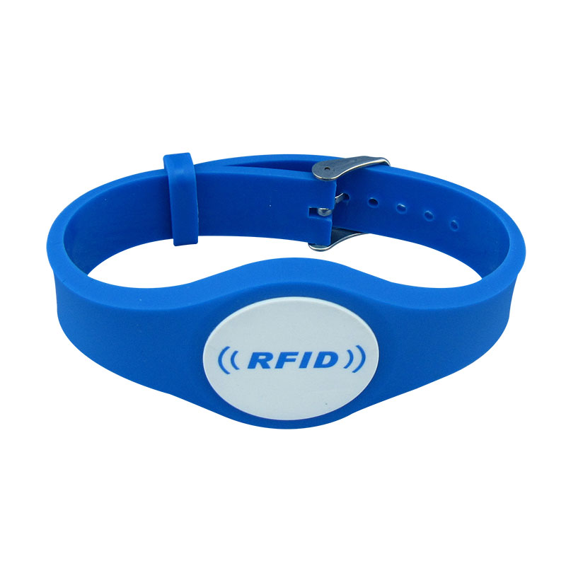 ¿Cómo funciona una pulsera RFID de PVC?